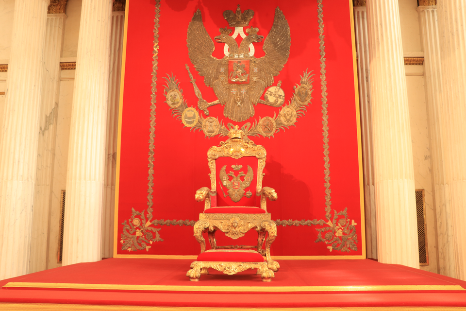 Ngai vàng được làm từ năm 1.730, sau này được phục chế. (Ảnh: Hùng Võ/Vietnam+)