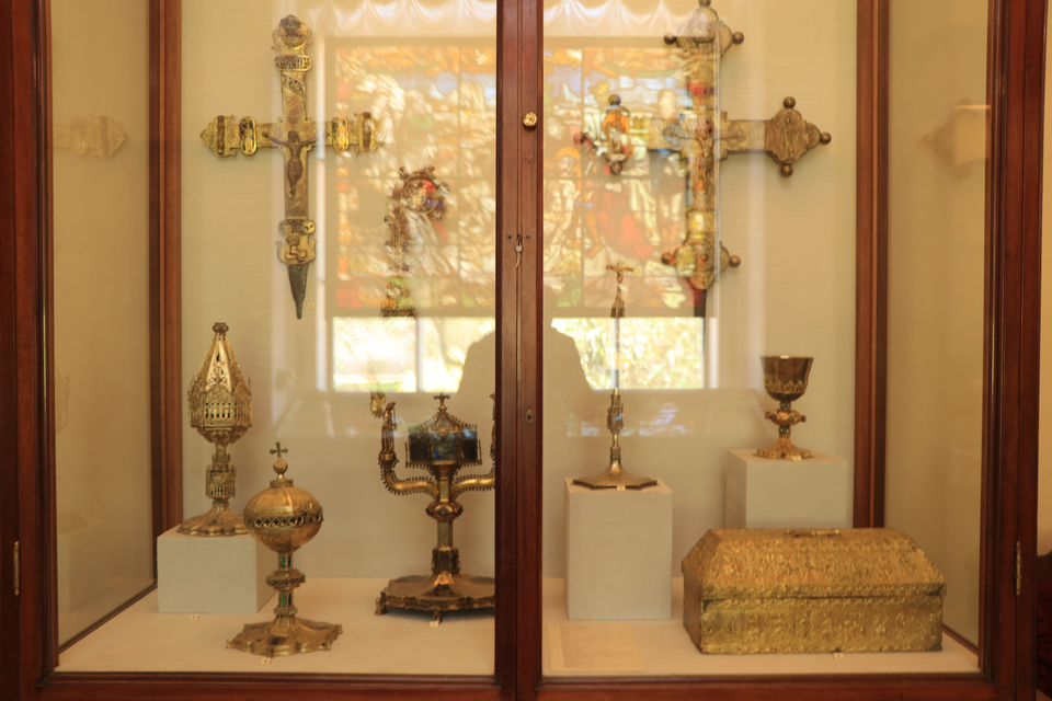 Các cổ vật được trưng bày tại Bảo tàng Hermitage trong Cung điện Mùa Đông. (Ảnh: Hùng Võ/Vietnam+)