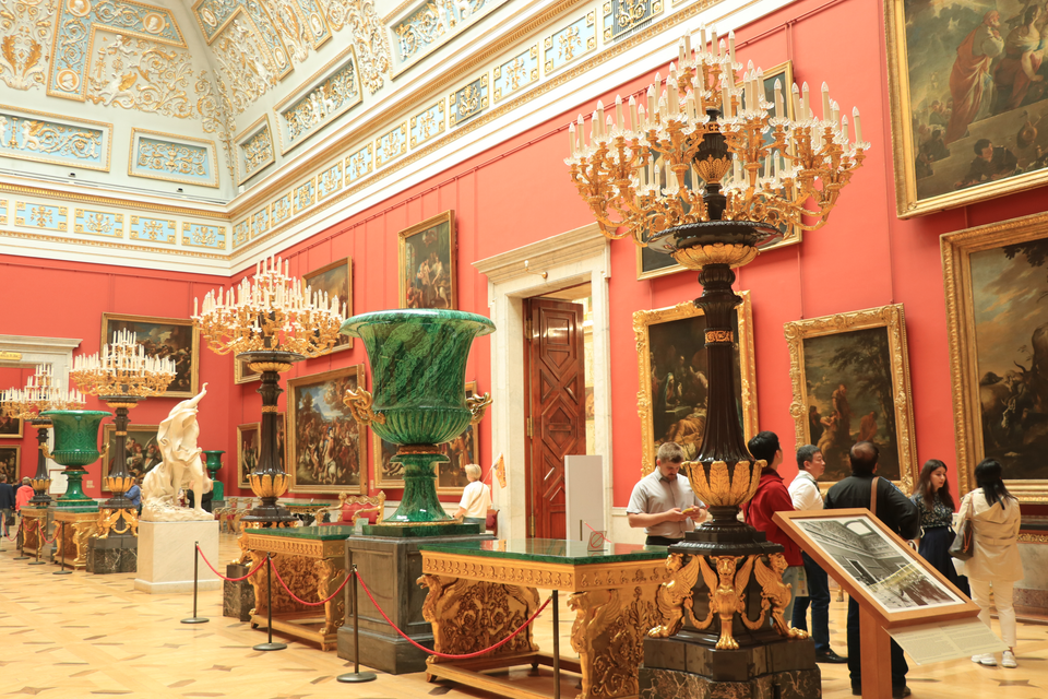 Bảo tàng Hermitage hiện đang sở hữu bộ sưu tập khổng lồ với khoảng hơn 3 triệu hiện vật, tác phẩm nghệ thuật và di sản quý giá của văn hóa thế giới. (Ảnh: Hùng Võ/Vietnam+)