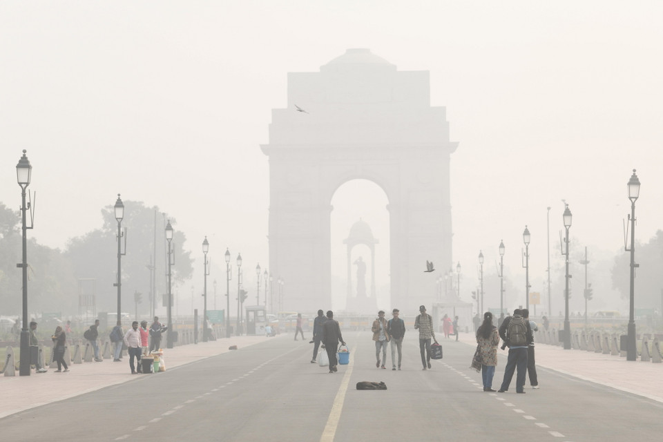 Khói mù ô nhiễm bao phủ dày đặc tại New Delhi, Ấn Độ. (Ảnh: ANI/TTXVN)