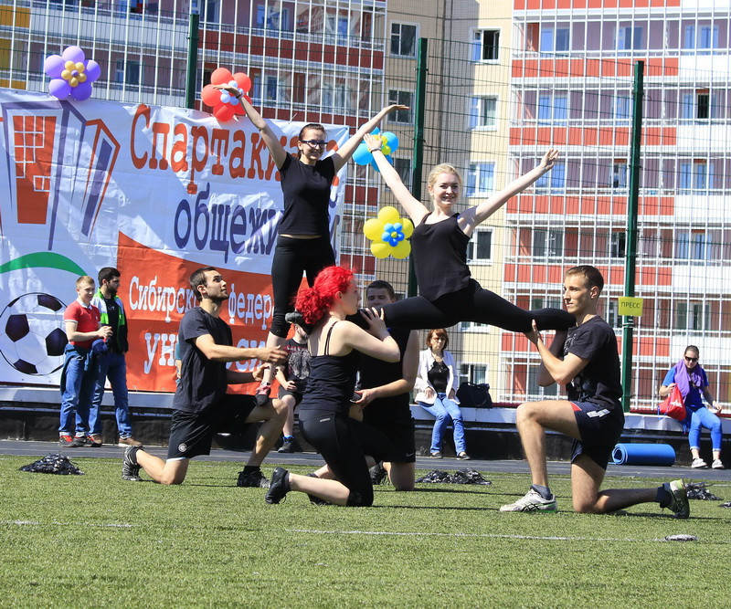 Mỗi đội thi đều có những tiết mục độc đáo. (Ảnh: Trần Hiếu/Vietnam+)