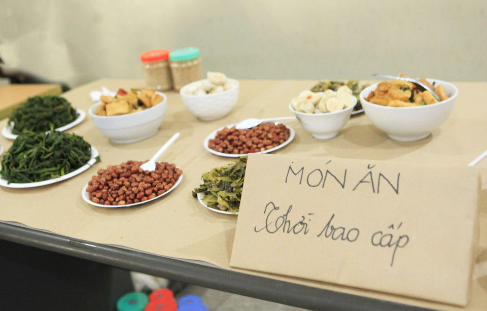 Các món ăn thời bao cấp. (Ảnh: Xuân Tư/TTXVN)