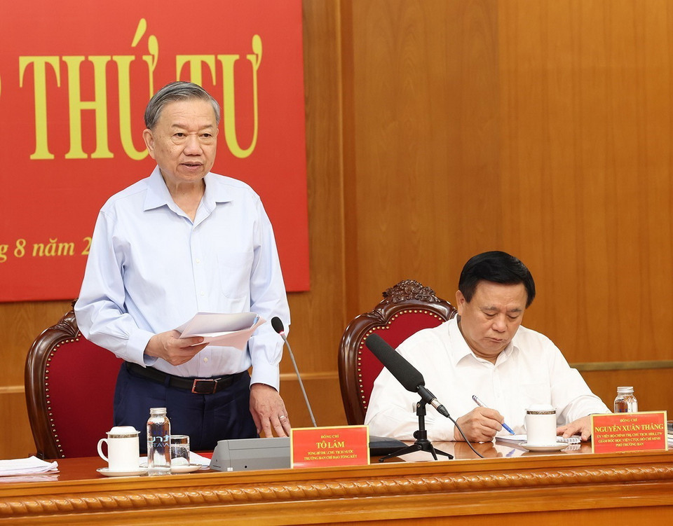 Tổng Bí thư, Chủ tịch nước Tô Lâm phát biểu kết luận phiên họp. (Ảnh: Trí Dũng/TTXVN)