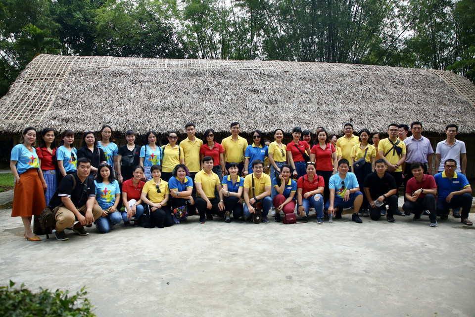 Thăm Làng Sen nhân dịp kỷ niệm 130 năm ngày sinh Chủ tịch Hồ Chí Minh. (Ảnh:Vietnam+)