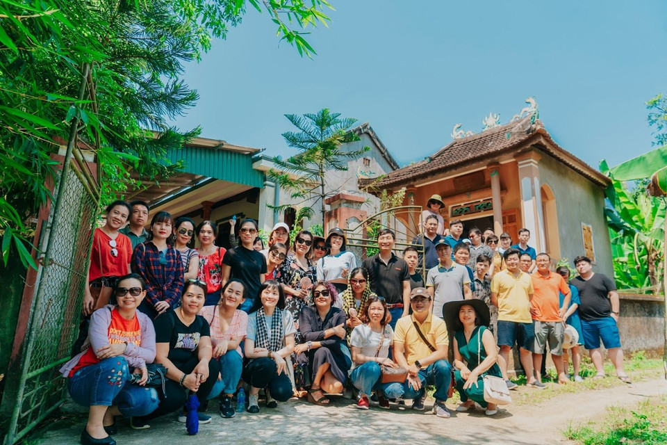 Thăm Nhà Tưởng niệm Nhà báo-Liệt sĩ Trần Kim Xuyến, liệt sĩ đầu tiên của báo chí cách mạng Việt Nam và Thông tấn xã Việt Nam. (Ảnh:Vietnam+)