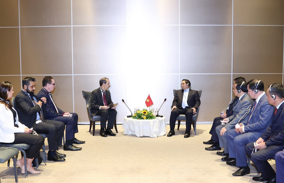 Thủ tướng Phạm Minh Chính tiếp ông José Serrador, Phó Chủ tịch Tập đoàn hàng không EMBRAER. (Ảnh: Dương Giang/TTXVN)