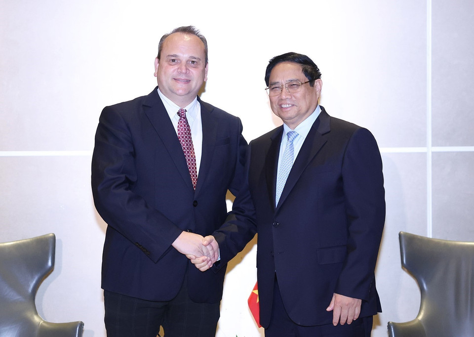 Thủ tướng Phạm Minh Chính tiếp ông Roger Zen, Chủ tịch Tập đoàn Oceanside One Trading. (Ảnh: Dương Giang/TTXVN)