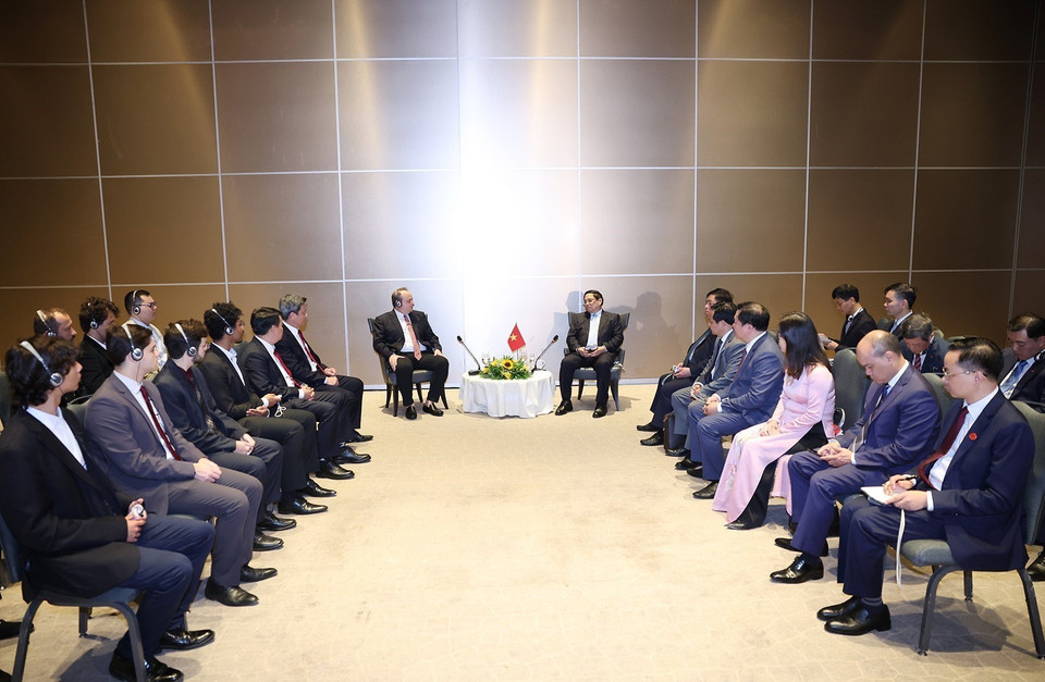 Thủ tướng Phạm Minh Chính tiếp ông Roger Zen, Chủ tịch Tập đoàn Oceanside One Trading. (Ảnh: Dương Giang/TTXVN)