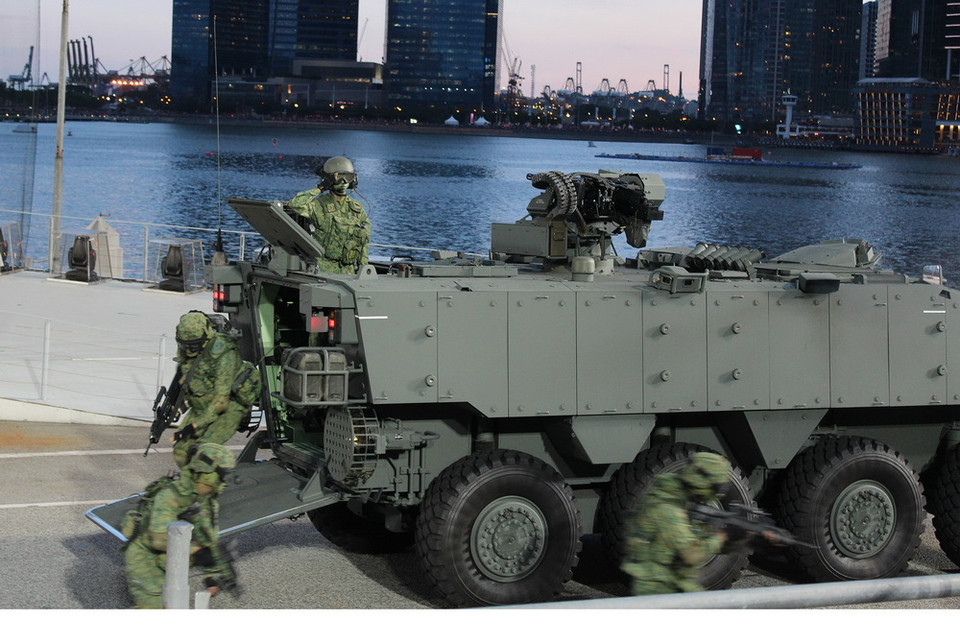 Xe chở bộ binh Terrex (ICV) có khả năng kết nối với hệ thống vũ khí mặt đất khác để chia sẻ thông tin cũng như phối hợp tác chiến trên chiến trường. (Ảnh: Lê Hải/Vietnam+) 