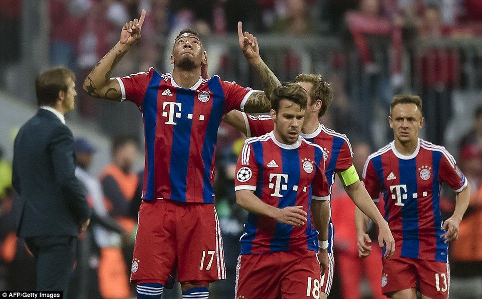 ... nâng tỷ số lên 2-0 cho Bayern, kết quả vừa đủ để Hùm xám giành vé đi tiếp.