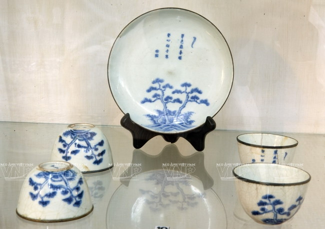 Bát của nhà thờ họ Đặng, 1868. (Nguồn: Lê Minh/Báo ảnh Việt Nam)