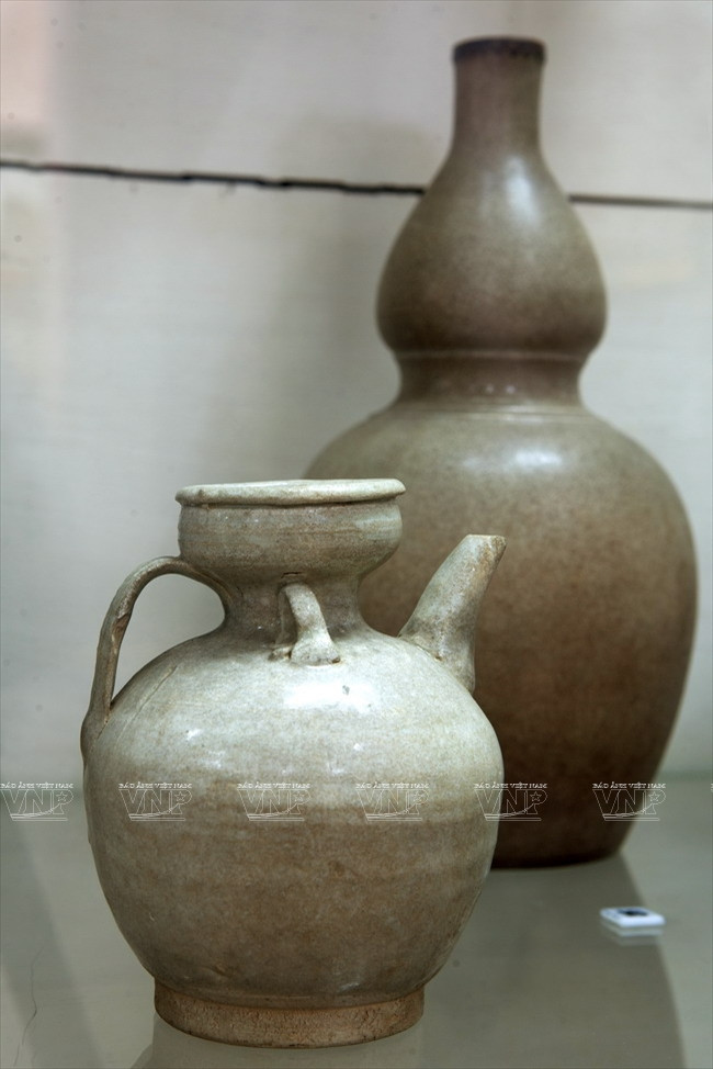 Ẩm gốm men trắng thế kỷ 12-13. (Nguồn: Lê Minh/Báo ảnh Việt Nam)