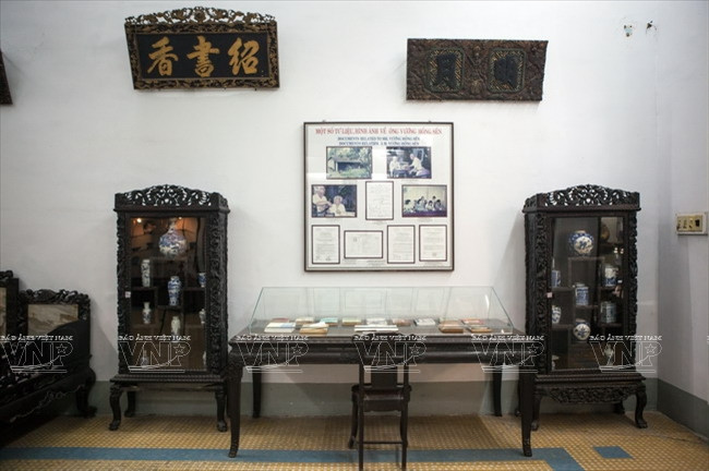 Một góc không gian trưng bày cổ vật của Vương Hồng Sển. (Nguồn: Lê Minh/Báo ảnh Việt Nam)