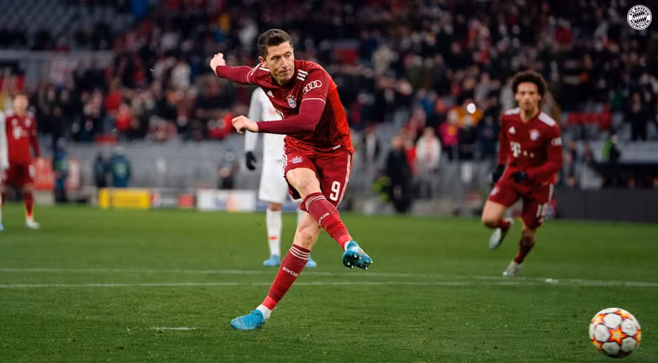 Ngôi sao người Ba Lan đã lập được hat-trick, trong đó có hai bàn được ghi từ chấm 11m. (Nguồn: FcBayern)