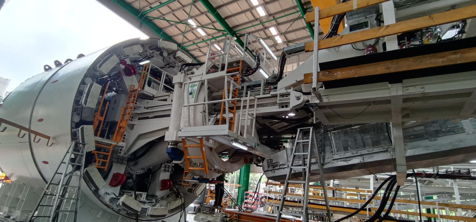 Robot đào hầm tuyến đường sắt Nhổn-ga Hà Nội được chế tạo theo công nghệ TBM do hãng Herrenkecht của Đức chế tạo. (Ảnh: MRB cung cấp)