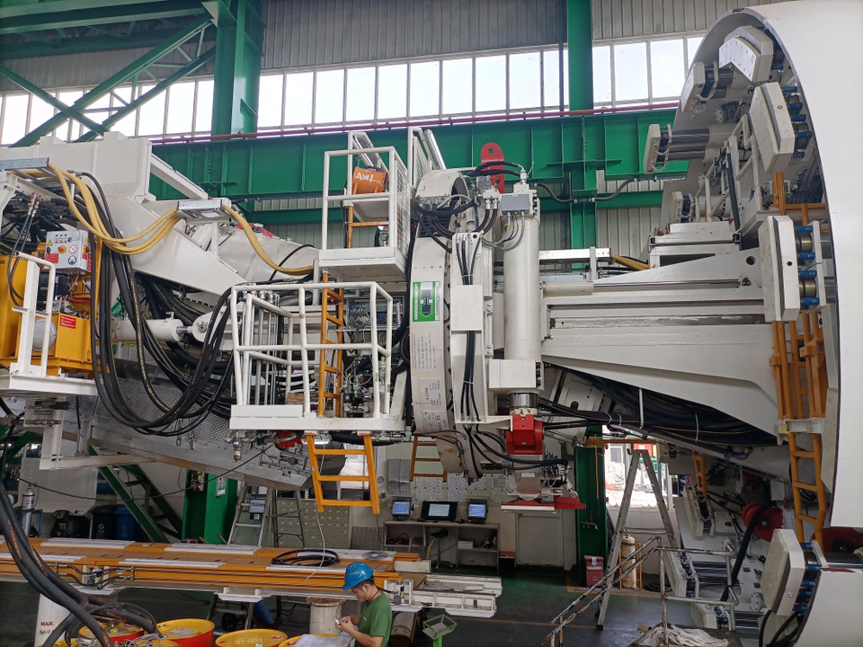 Máy TBM cao và rộng 6,6m; chiều dài khoảng 100m, gồm cả các hệ thống phụ trợ. (Ảnh: MRB cung cấp)