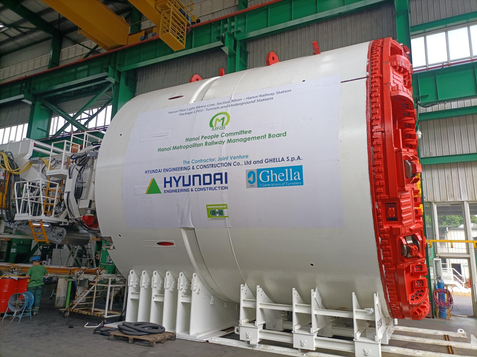 Hiện các bộ phận của máy đào TBM đang được vận chuyển từ Italy về nước bằng đường biển, dự kiến sẽ cập cảng Hải Phòng vào ngày 31/10/2020. (Ảnh: MRB cung cấp)