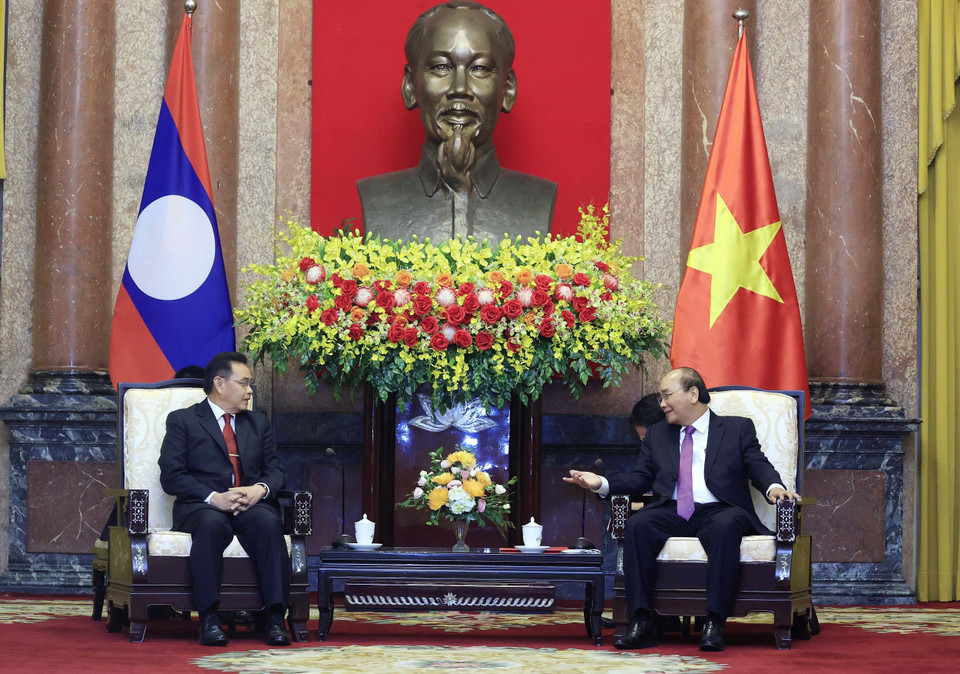 Chủ tịch nước Nguyễn Xuân Phúc tiếp Chủ tịch Quốc hội Lào Xaysomphone Phomvihane. (Ảnh: Thống Nhất/TTXVN)