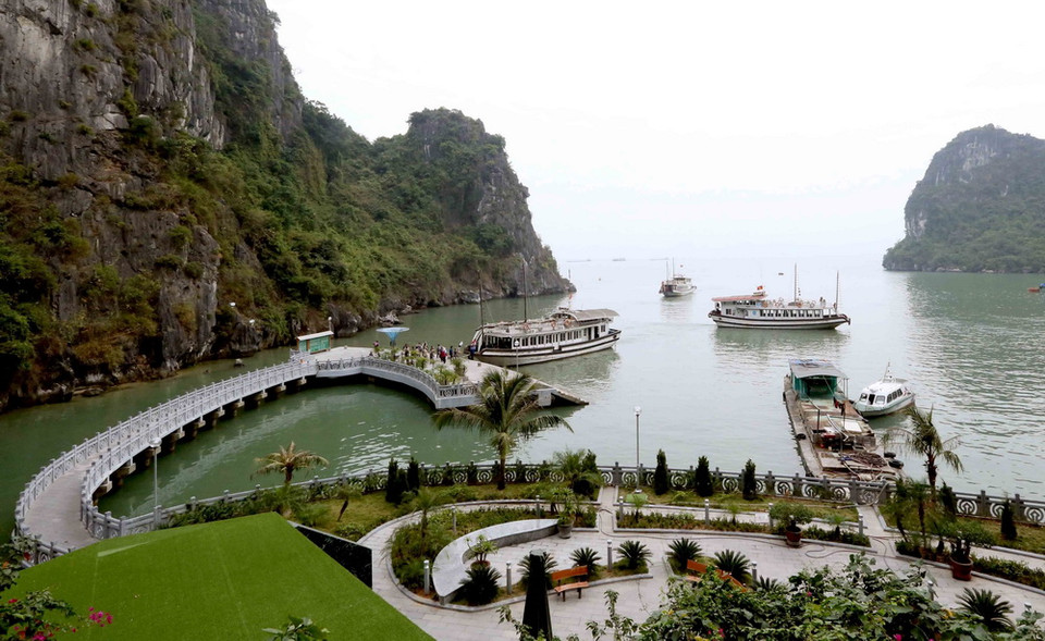 Đường vào động Thiên Cung. (Ảnh: Quang Quyết/TTXVN)