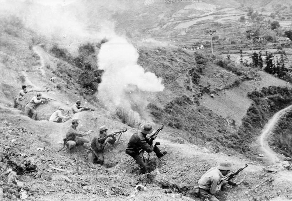 Công tác tuyên giáo cổ vũ khí thế chiến đấu của toàn dân, toàn quân, bảo vệ vững chắc biên giới phía Bắc của Tổ quốc, tháng 2/1979. (Ảnh: Tạ Hải/ TTXVN)