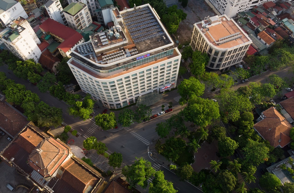 Góc đường Lý Thường Kiệt-Lê Thánh Tông, nơi có trụ sở chính của cơ quan TTXVN, số 5 Lý Thường Kiệt, phường Phan Chu Trinh, quận Hoàn Kiếm, Hà Nội. (Ảnh: Phạm Tuấn Anh/TTXVN)