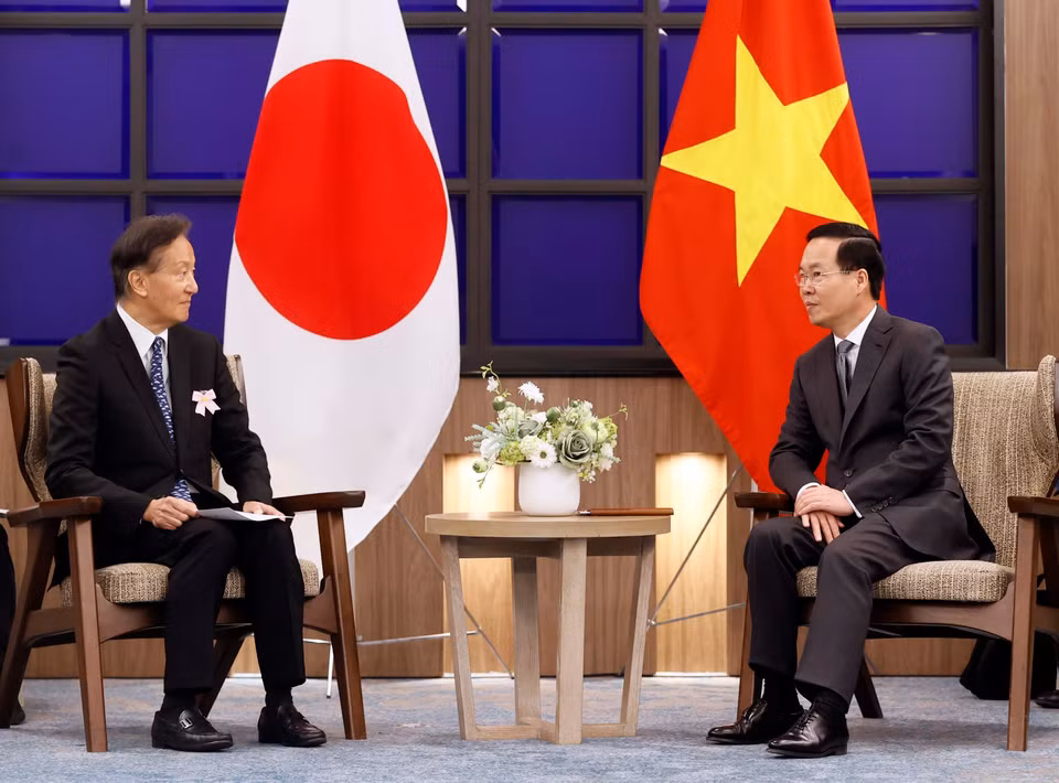 Chủ tịch nước Võ Văn Thưởng tiếp ông Hoshino Hiroshi, Chủ tịch Hiệp hội Hữu nghị Kyushu-Việt Nam. (Ảnh: Thống Nhất/TTXVN)