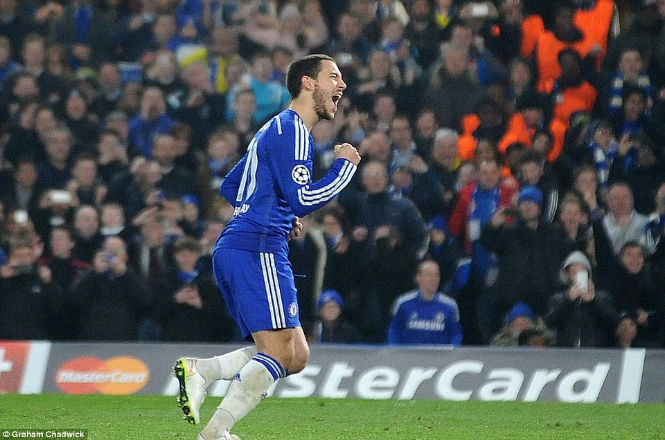 ... và anh không quá khó khăn để đưa Chelsea vươn lên dẫn 2-1.