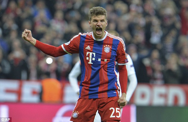 Phút thứ 4, Thomas Mueller không quá khó khăn để mở tỷ số 1-0.