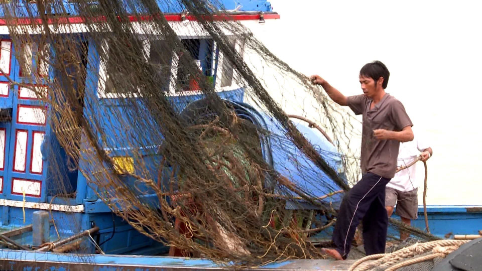 Tàu thuyền vào neo đậu, tránh trú bão tại khu vực Cửa Hội, thị xã Cửa Lò (Nghệ An). (Ảnh: Tá Chuyên/TTXVN)
