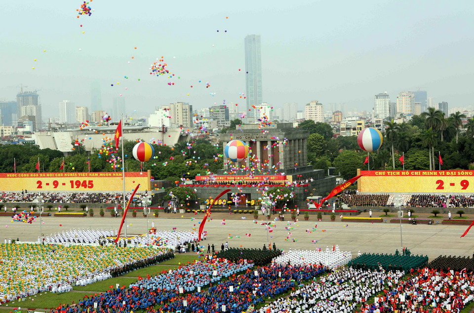 Toàn cảnh Lễ míttinh, diễu binh, diễu hành cấp Quốc gia tại Quảng trường Ba Đình. (Ảnh: TTXVN)