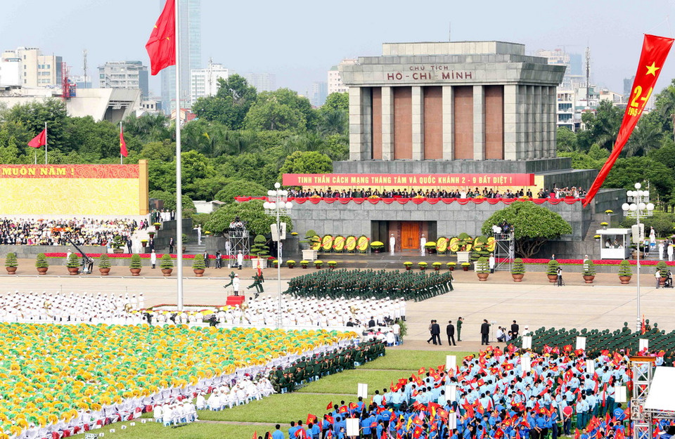 Toàn cảnh Lễ míttinh, diễu binh, diễu hành cấp Quốc gia tại Quảng trường Ba Đình. (Ảnh: TTXVN)