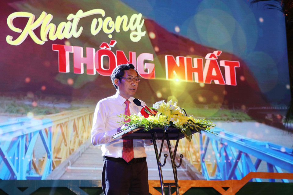  Đồng chí Thuận Hữu, Ủy viên Trung ương Đảng, Phó Trưởng ban Tuyên giáo Trung ương, Tổng biên tập Báo Nhân Dân, Chủ tịch Hội Nhà báo Việt Nam phát biểu tại chương trình. (Ảnh: Nguyên Lý/TTXVN)