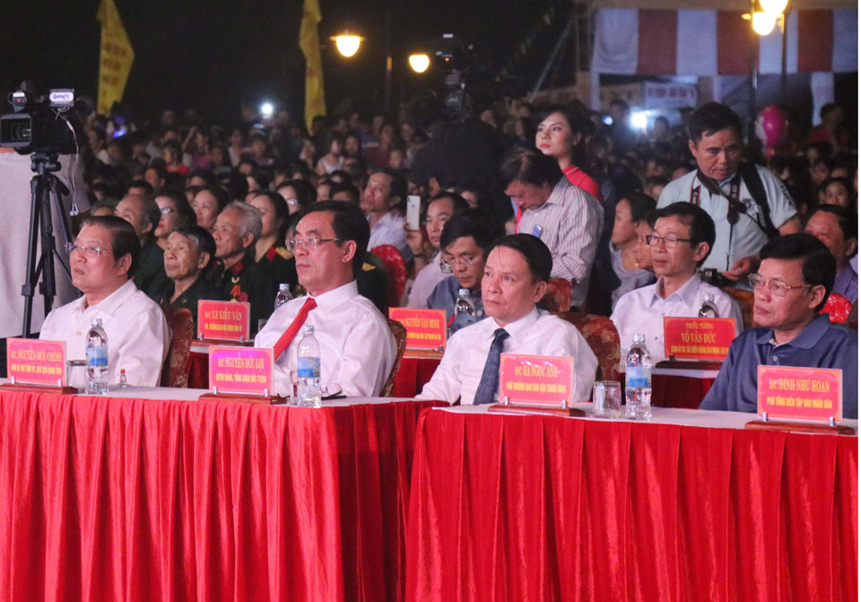 Các đại biểu dự chương trình. (Ảnh: Nguyên Lý/TTXVN)