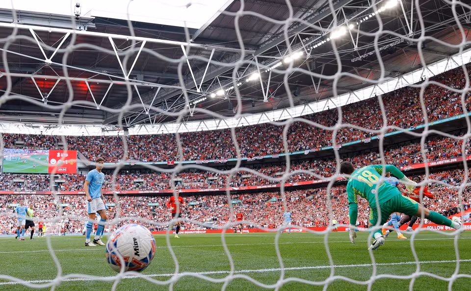Việc Man City bị dẫn trước 2 bàn là điều ít người nghĩ đến trước khi trận đấu diễn ra. (Nguồn: Guardian)