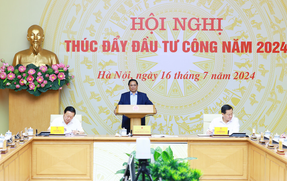 Thủ tướng Phạm Minh Chính chủ trì Hội nghị thúc đẩy đầu tư công năm 2024. (Ảnh: Dương Giang/TTXVN)