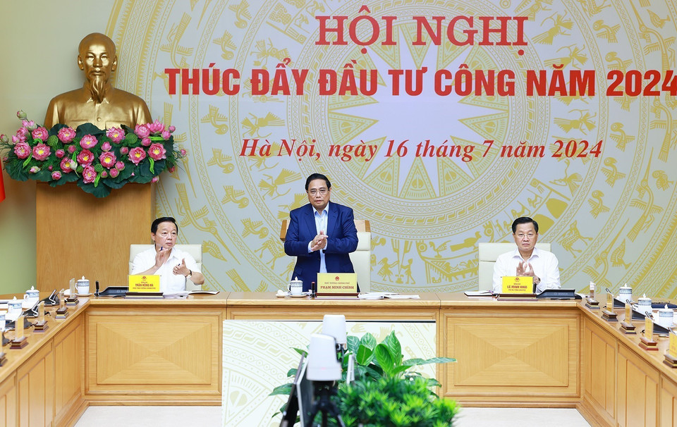 Thủ tướng Phạm Minh Chính chủ trì Hội nghị thúc đẩy đầu tư công năm 2024. (Ảnh: Dương Giang/TTXVN)