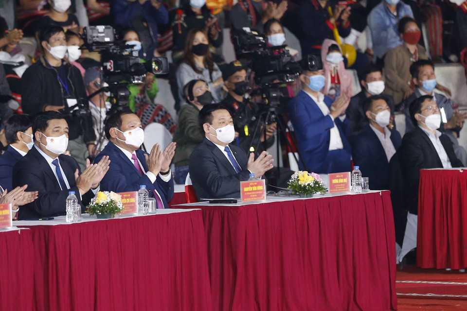 Chủ tịch Quốc hội Vương Đình Huệ và đại biểu dự chương trình. (Ảnh: Doãn Tấn/TTXVN)