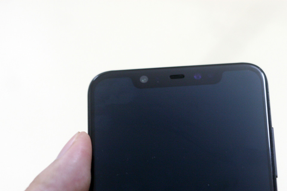 Camera trước của Mi8 đạt 20MP.