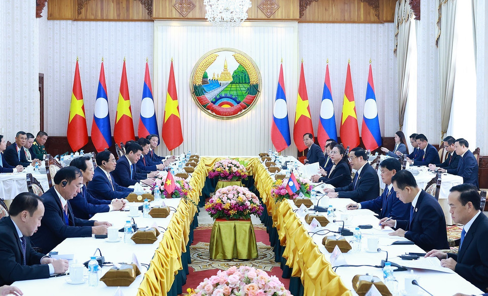 Thủ tướng Phạm Minh Chính hội kiến Thủ tướng Lào Sonexay Siphandone. (Ảnh: Dương Giang/TTXVN)