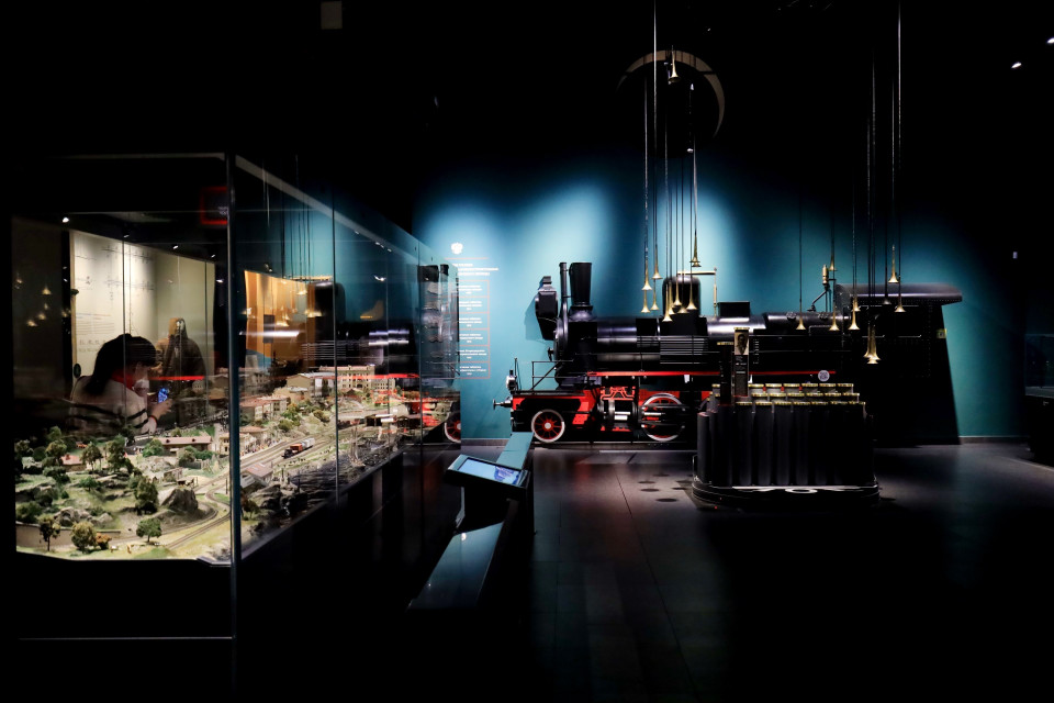 Những hiện vật độc đáo ghi dấu lịch sử hơn 180 năm hoạt động của đường sắt Nga được trưng bày trong bảo tàng. (Ảnh: Trần Hiếu/TTXVN)