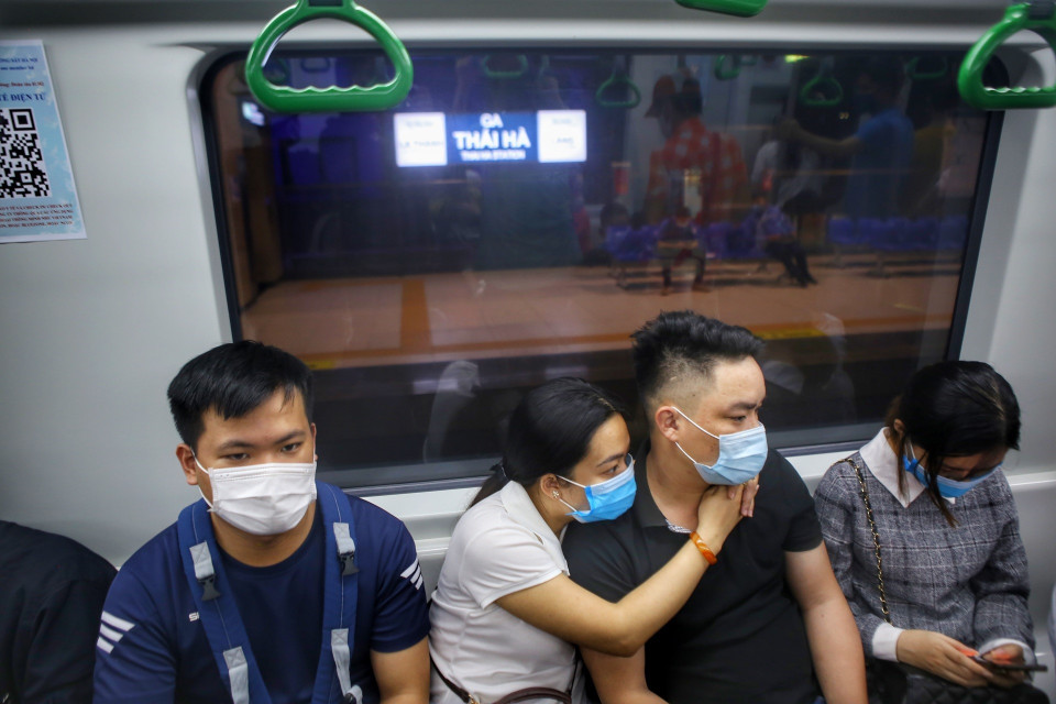 Khách chủ yếu là những bạn trẻ và cả gia đình. (Ảnh: Tuấn Đức/TTXVN)