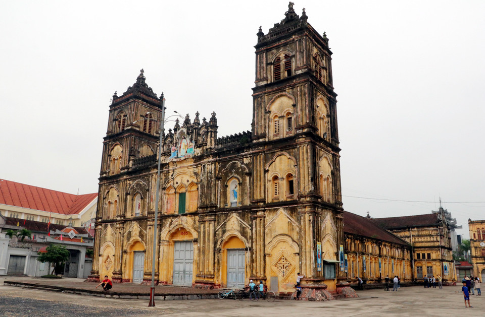 Nhà thờ chính tòa Bùi Chu, xã Xuân Ngọc, huyện Xuân Trường, tỉnh Nam Định. (Ảnh: Văn Đạt/TTXVN)