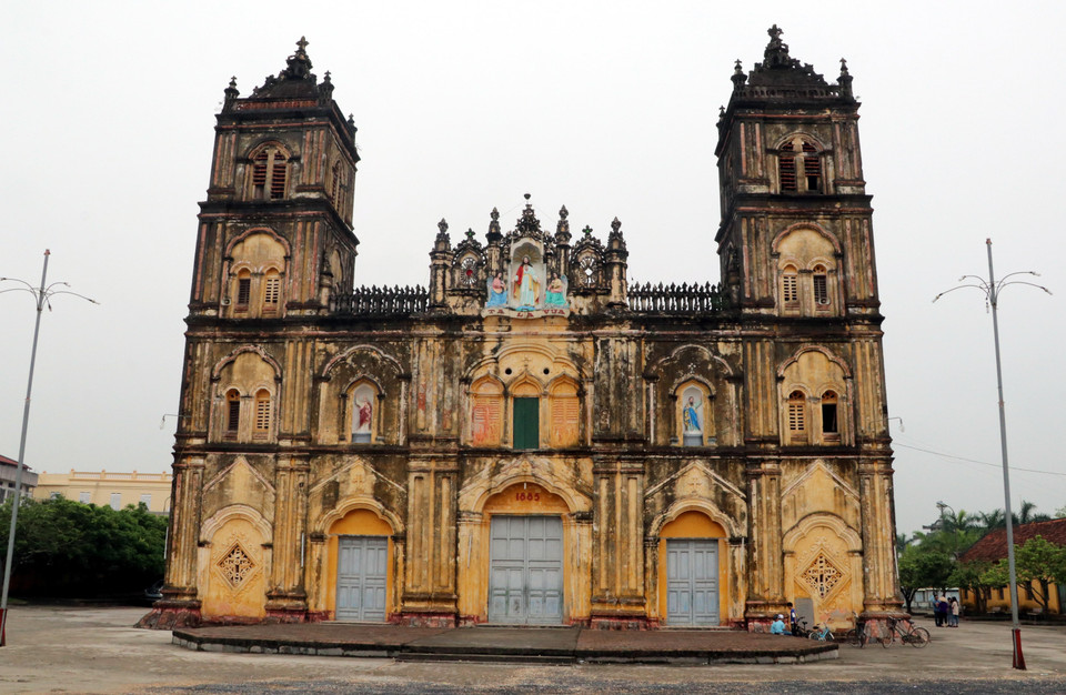 Nhà thờ chính tòa Bùi Chu, xã Xuân Ngọc, huyện Xuân Trường, tỉnh Nam Định. (Ảnh: Văn Đạt/TTXVN)