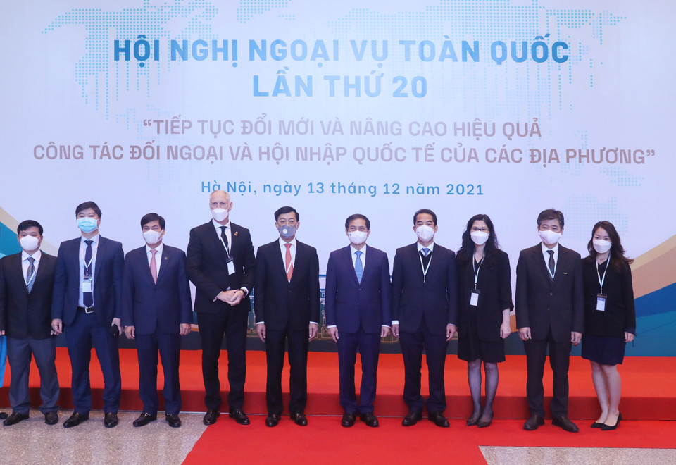 Bộ trưởng Bộ Ngoại giao Bùi Thanh Sơn và các đại biểu dự hội nghị. (Ảnhh: Lâm Khánh/TTXVN)