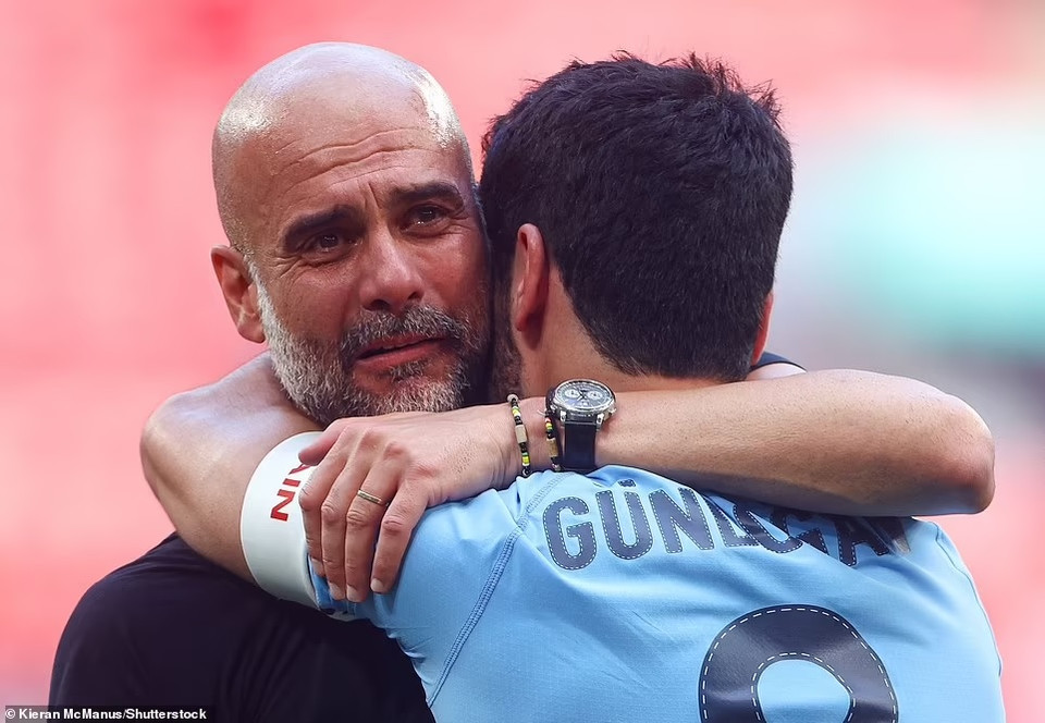 Pep Guardiola không giấu được niềm hạnh phúc sau khi chứng kiến màn tỏa sáng của Gundogan.