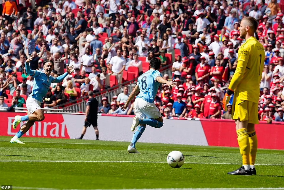 Với pha lập công này, Gundogan trở thành cầu thủ ghi bàn nhanh nhất lịch sử các trận chung kết FA Cup. (Nguồn: AP)
