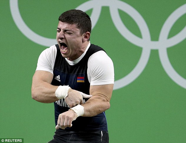 Karapetyan vô cùng đau đớn sau khi gặp chấn thương. (Nguồn: Reuters)