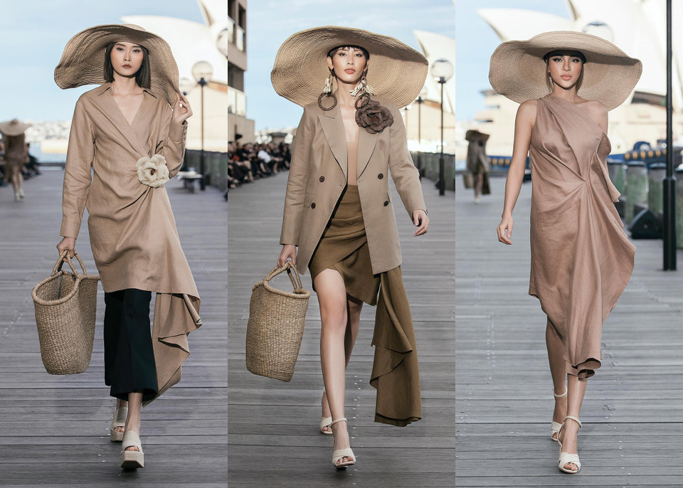 Các bộ trang phục được trình diễn trong chương trình. (Ảnh: Diệu Linh/Vietnam+)