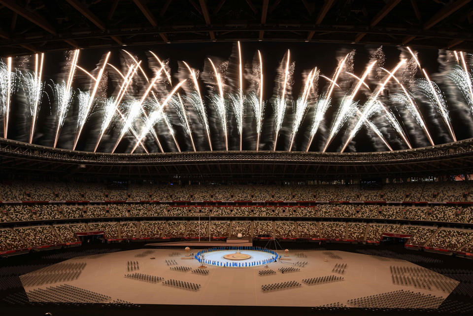 Màn trình diễn pháo hoa tại Lễ khai mạc Paralympic Tokyo 2020 ngày 24/8/2021. (Ảnh: AFP/TTXVN)