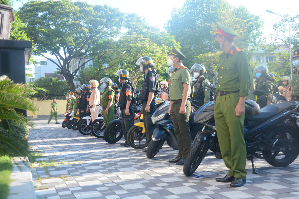 Các lực lượng Công an thành phố Đà Nẵng tham gia buổi lễ ra quân. (Ảnh: Văn Dũng/TTXVN)